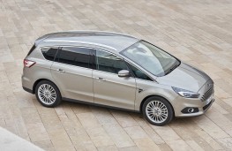 Ford S-MAX, overhead