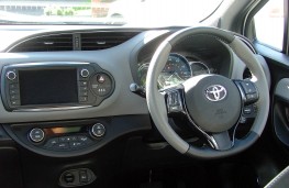 Toyota Yaris Hybrid Design, interior