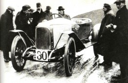 Vauxhall 30-98 with Joseph Higginson at Waddington Fell May 1913