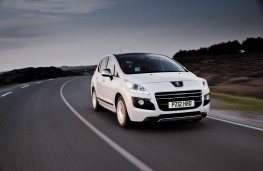 Peugeot 3008 HYbrid4, 12 plate