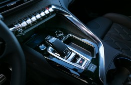 Peugeot 3008 GT, 2017, console