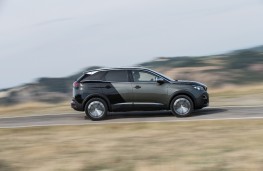 Peugeot 3008 GT, 2017, side, action