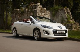 Peugeot 308 CC, front