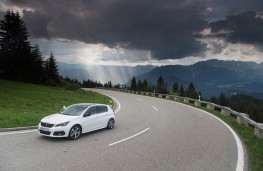 Peugeot 308, 2017, front, cornering