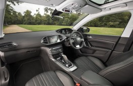 Peugeot 308 SW Tech Edition 130 auto, interior
