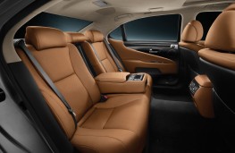 Lexus LS, interior