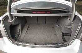 BMW 320d, 2015, boot