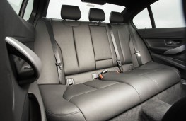 BMW 320d, 2015, rear seats