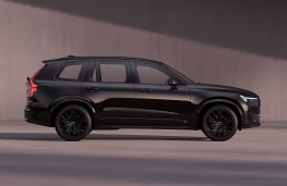 Volvo XC90 Black Edition, 2025, side