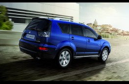 Mitsubishi Outlander, rear