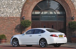 Infiniti M37 S Premium, rear