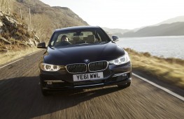 BMW 3 Series xDrive, action