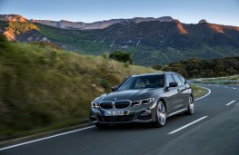 BMW 3 Series Touring, 2019, front