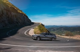 BMW 3 Series Touring, 2019, side