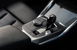 BMW 420i M Sport Coupe, 2026, gear selector