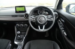 Mazda2, interior
