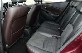 Mazda2, interior rear