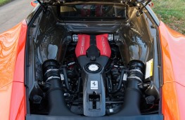 Ferrari 488 GTB, 2018, engine