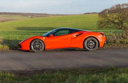 Ferrari 488 GTB, 2018, side