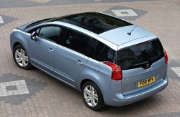 Peugeot 5008 roof