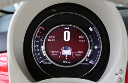 Fiat 500, 2015, speedo