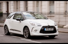 Citroen DS3 Ultra Prestige, front