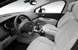 Peugeot 5008, interior