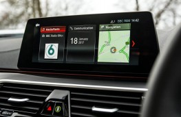 BMW 5 Series, 2017, display screen