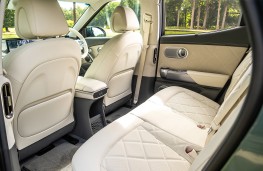 Genesis GV60, 2026, rear seats