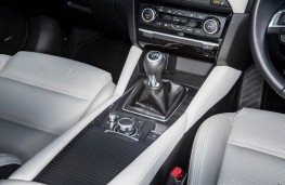 Mazda6 saloon, centre console