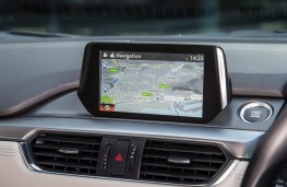 Mazda6 saloon, display screen
