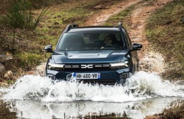 Dacia Bigster hybrid 150, 2026, front, wading