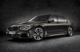 BMW M760Li xDrive V12, front