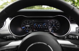 Ford Mustang, interior