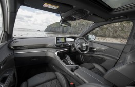 Peugeot 5008, interior