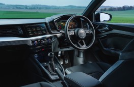 Audi A1 S line, 2019, cockpit