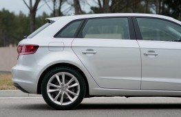 Audi A3 Sportback, side