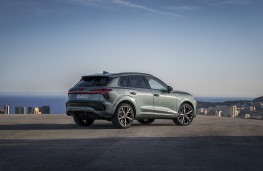 Audi Q3, 2025, rear