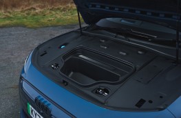 Audi A6 Avant e-tron Launch Edition, 2025, frunk and motor