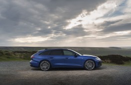 Audi A6 Avant e-tron Launch Edition, 2025, side