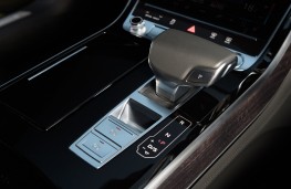 Audi A8, 2018, gear lever