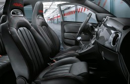 Abarth 695 XSR Yamaha, 2017, interior