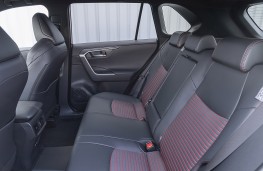 Suzuki Across, 2025, rear seats