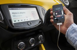 Vauxhall ADAM, touchscreen