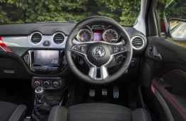 Vauxhall Adam Rocks, 2017, dashboard