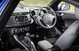 Alfa Romeo 4C, cabin
