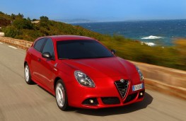 Alfa Romeo Giulietta Quadrifoglio Verde, front