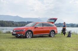 Volkswagen Passat Alltrack, boot open