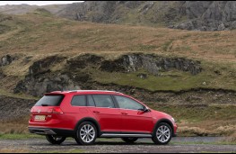 Volkswagen Golf Alltrack, rear