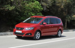 SEAT Alhambra, side